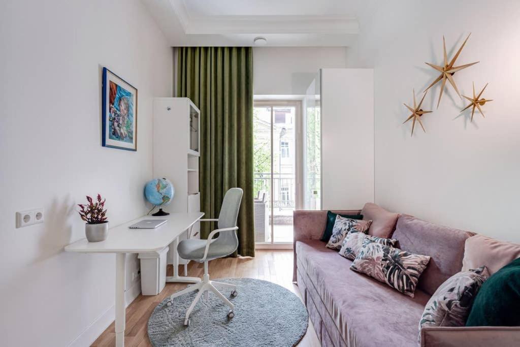 Jogailos Residence Peaceful Old Town Luxury 3 Bdr, 2 Bthr, Free Garage, Top-Speed Wifi VNO Dış mekan fotoğraf