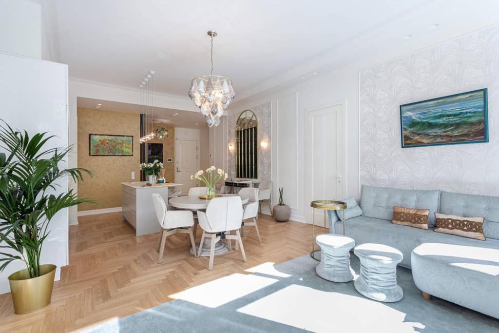 Jogailos Residence Peaceful Old Town Luxury 3 Bdr, 2 Bthr, Free Garage, Top-Speed Wifi VNO Dış mekan fotoğraf
