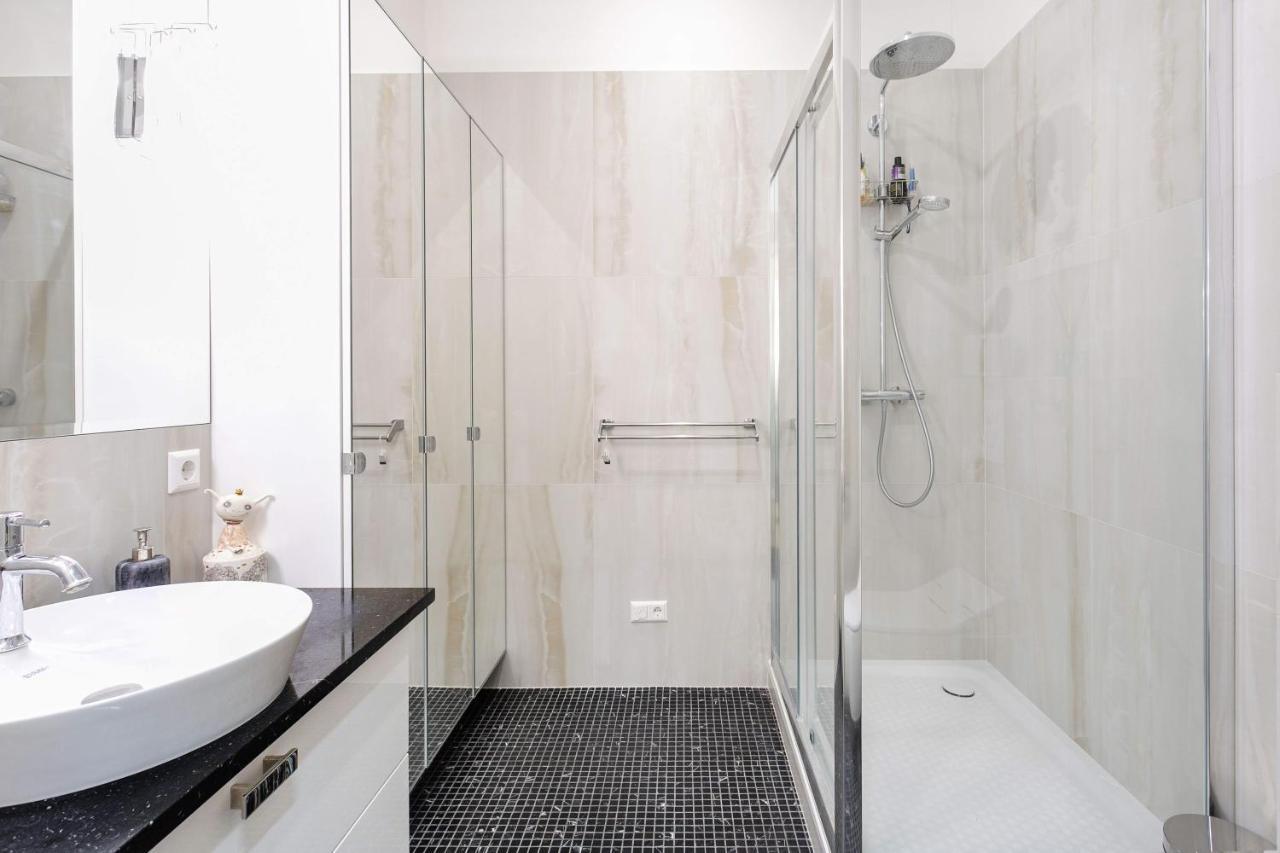 Jogailos Residence Peaceful Old Town Luxury 3 Bdr, 2 Bthr, Free Garage, Top-Speed Wifi VNO Dış mekan fotoğraf